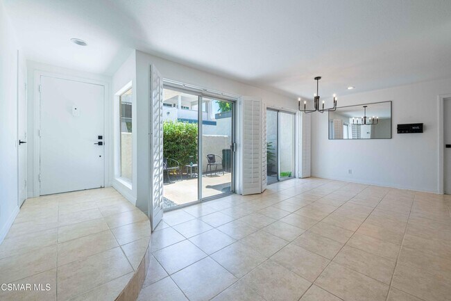 Building Photo - 3623 Summershore Ln