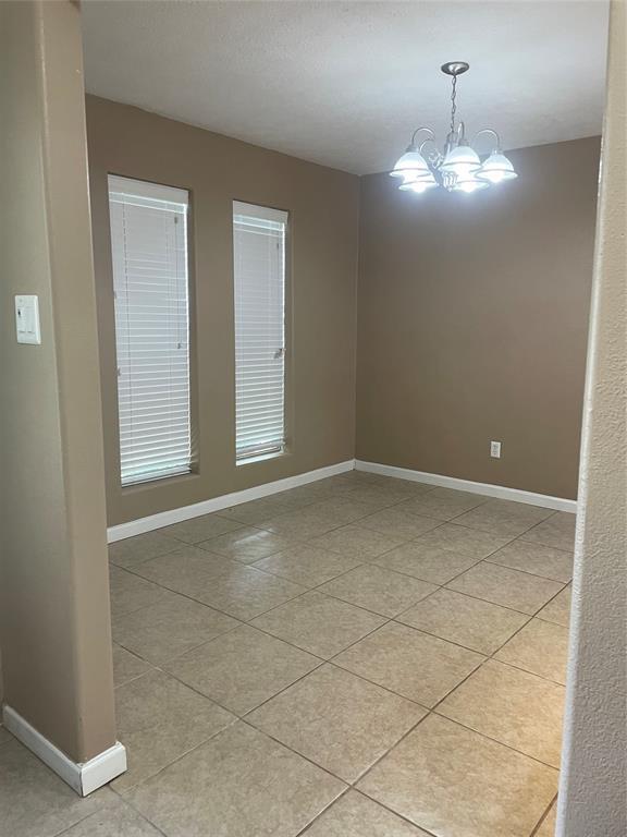 Building Photo - 2318 Colonial Ct S