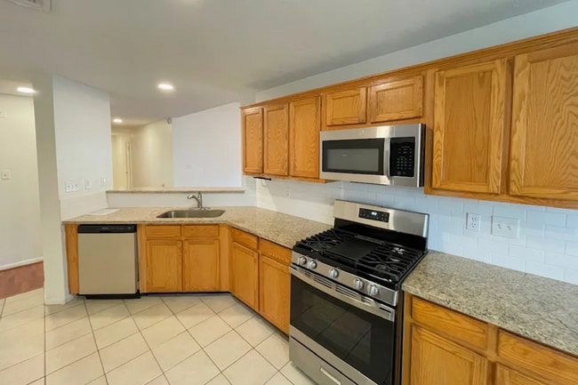 Building Photo - 16128 Kelley Green Ct