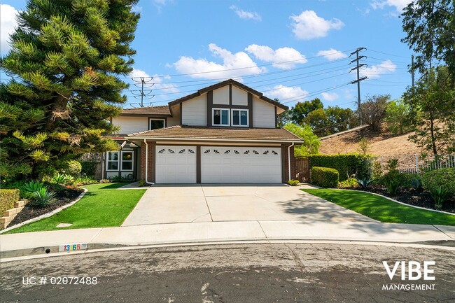 Building Photo - Gorgeous Moorpark home perched up on a cul...