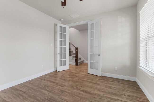 Foto del edificio - Luxury Townhome in the heart of Frisco