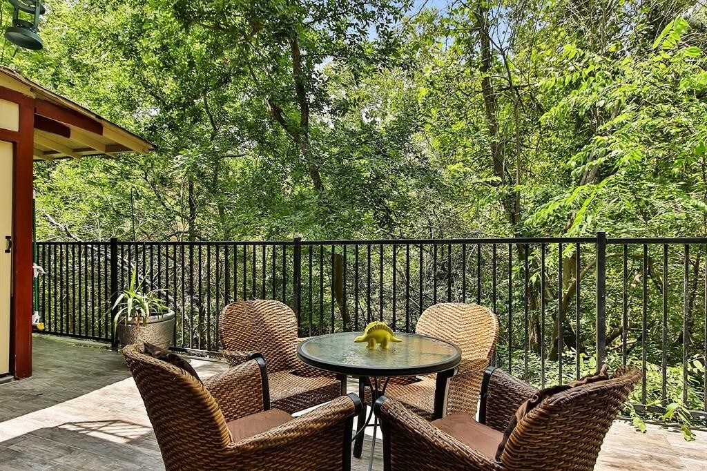 Primary Photo - 1800 Stoney Brook Dr