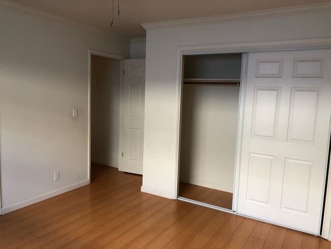 Master bedroom - 2394 Pauline Drive