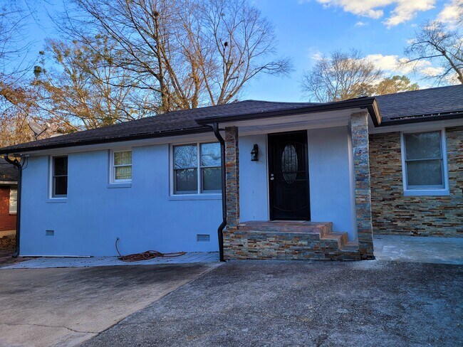 Foto del edificio - 1410 N Druid Hills Rd NE