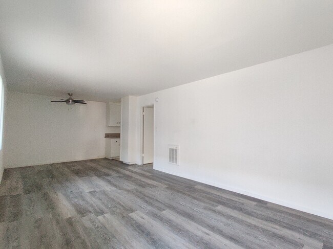 Building Photo - 6240 Lemona Ave