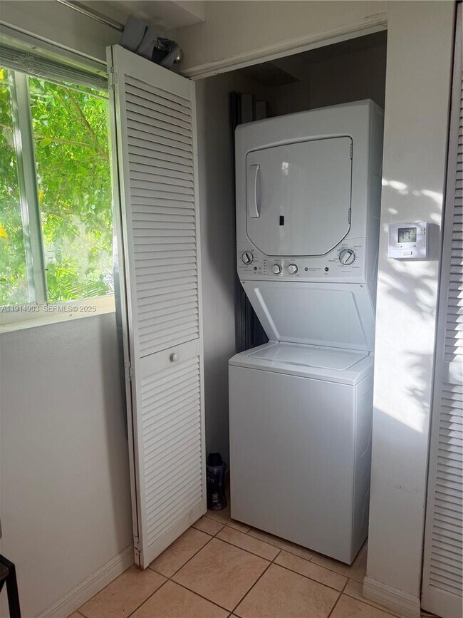 Foto del edificio - 821 SW 2nd St