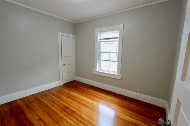 Foto del edificio - 137 Pleasant St