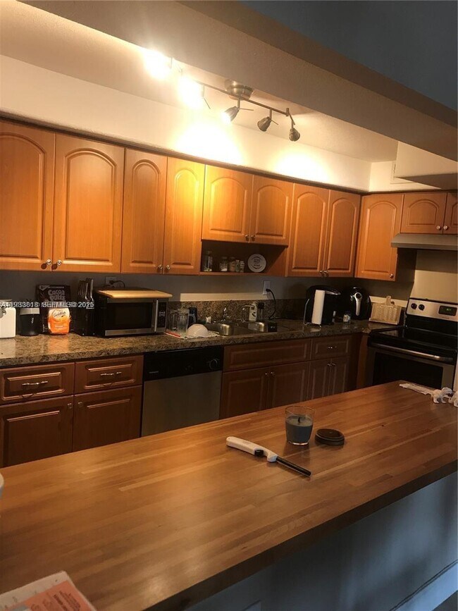 Foto del edificio - 7907 SW 104th St