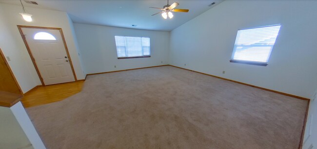 Building Photo - 3D Tour Available + Fenced in Yard + West ...
