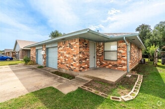 Building Photo - 206 Barrett Pl