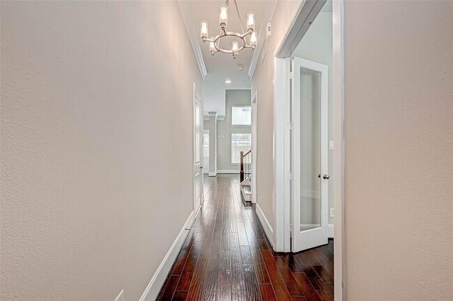 Foto del edificio - 6711 Saxton Manor St