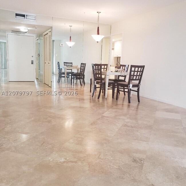 Foto del edificio - 2100 S Ocean Dr