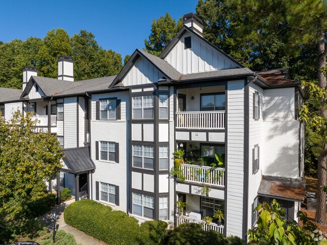 Building Photo - Grande Oaks