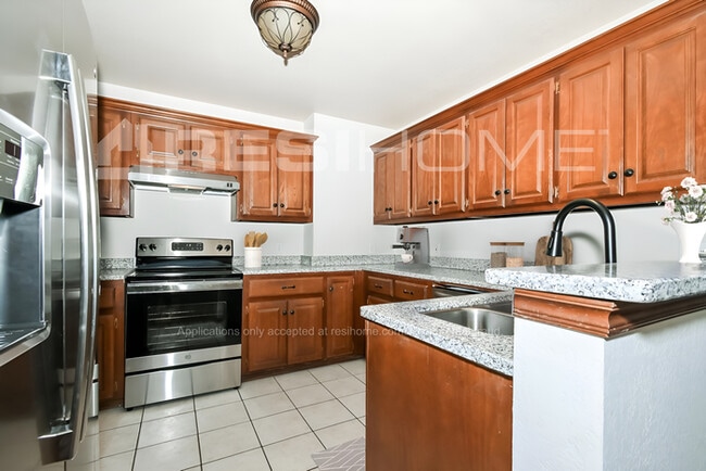 Building Photo - 3813 Crail Dr