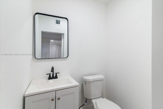Foto del edificio - 1120 NW 106th St
