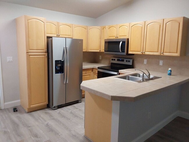 Building Photo - 9 Pony Express Dr