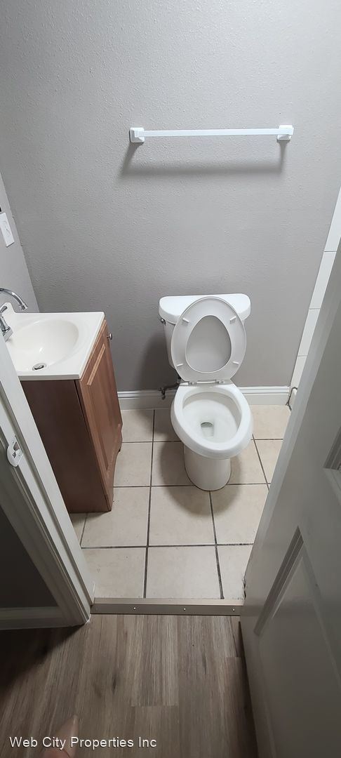 Foto del edificio - 4 br, 2 bath House - 2003 E 8th St