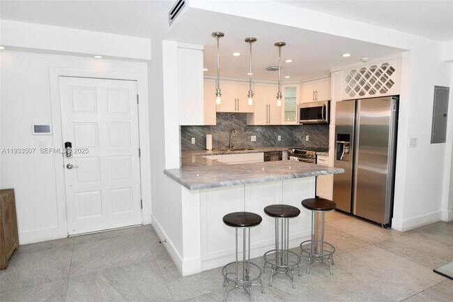 Foto del edificio - 2918 Bird Ave