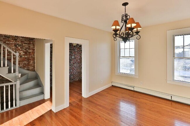 Building Photo - 82 Bremen St