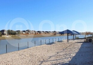 Building Photo - 204 Thresher Ln