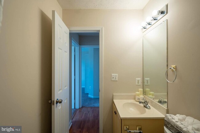 Building Photo - 35530 Golf Course Dr