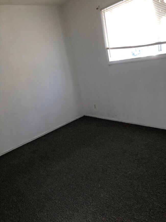 Foto del edificio - 5269 Riverside Ave