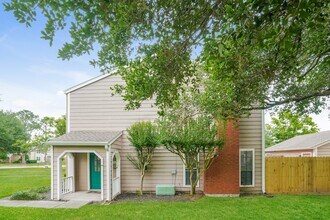 Building Photo - 17263 Saturn Ln