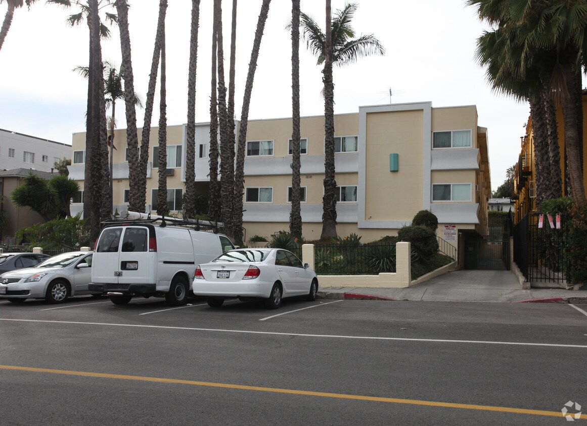 Building Photo - 1847 N Kingsley Dr