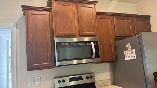 Photo - 9607 Mira Loma Dr Townhome