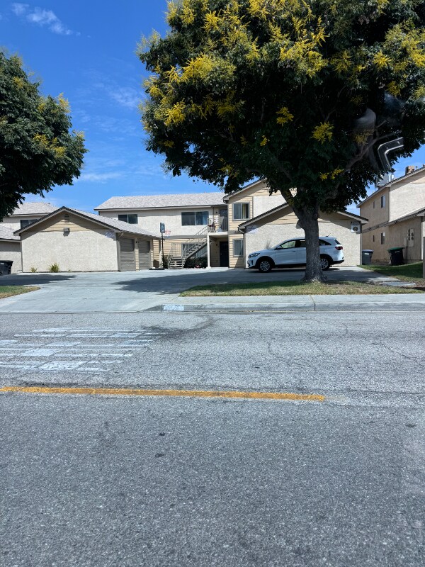 Foto del edificio - 2226 E Devonshire Ave