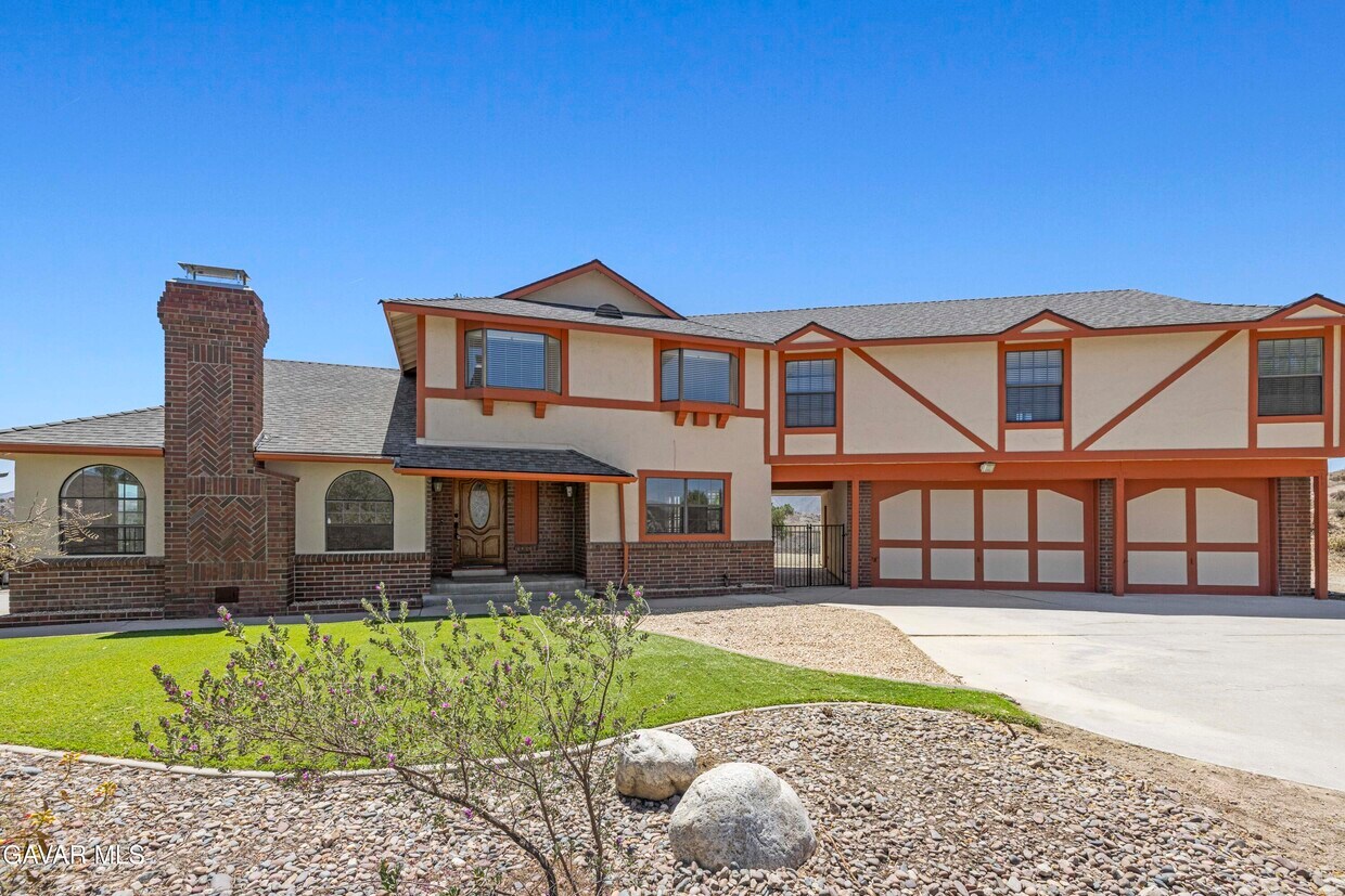 Foto principal - 13620 Pales Rd