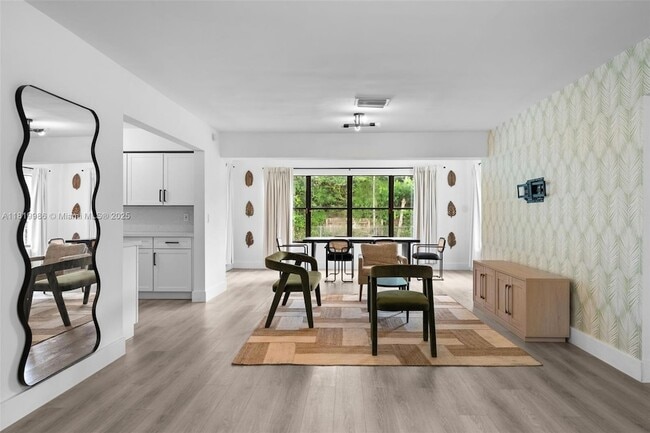 Foto del edificio - 2515 NE 207th St