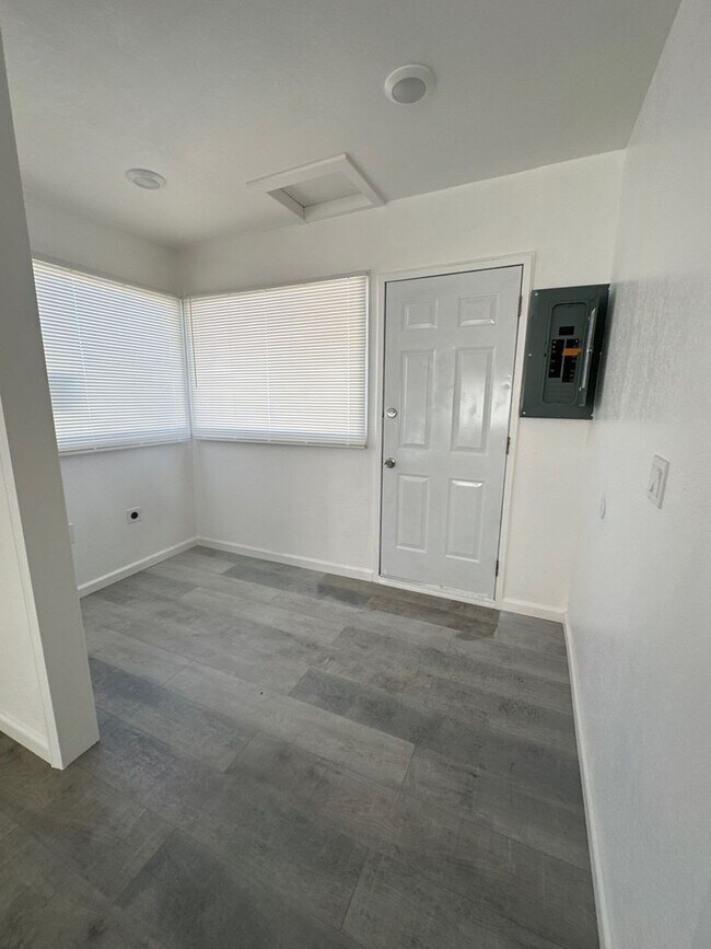 Foto del edificio - 317 Martin St