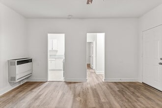 Building Photo - 1424 Chestnut Ave