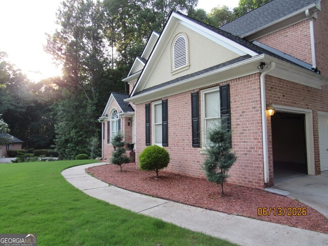Building Photo - 115 Sutton Ct
