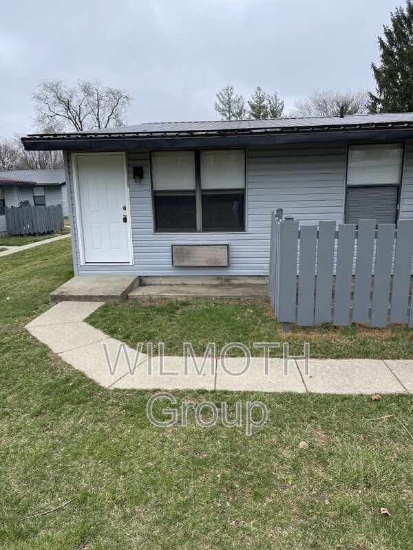 Primary Photo - 2000 Indianapolis Rd