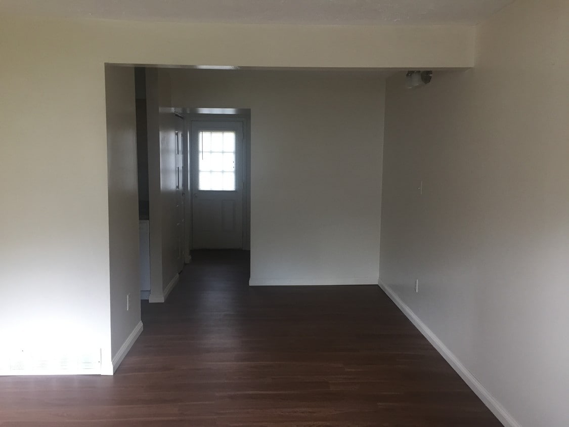 394 E Market St, Mercer, PA 16137 Townhome Rentals in Mercer PA