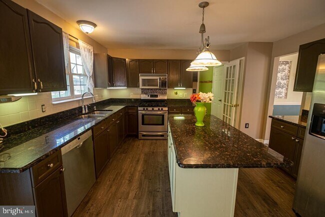 Foto del edificio - 13220-13220 Willow Point Dr