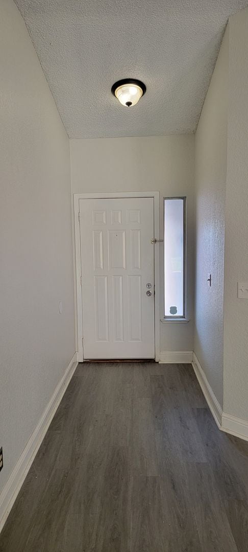 Building Photo - Adorable 3 bedroom 2 bath Available Now