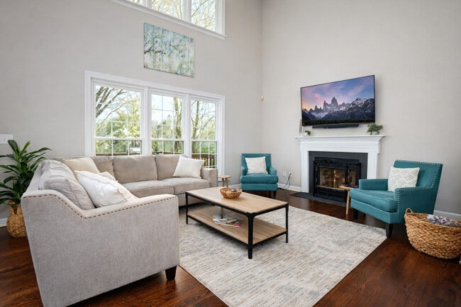 Building Photo - 10315 Rougemont Ln