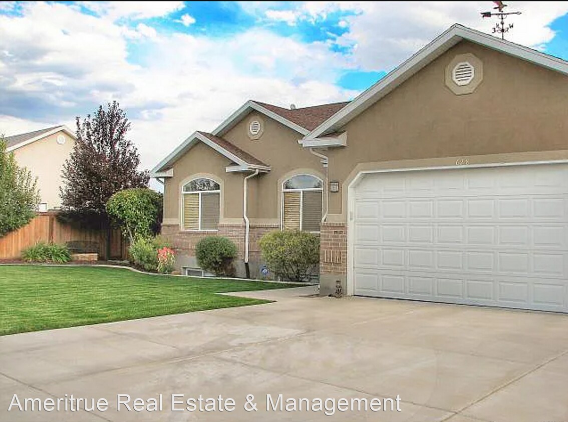 Foto principal - 5 br, 3 bath House - 628 E. 260 S.