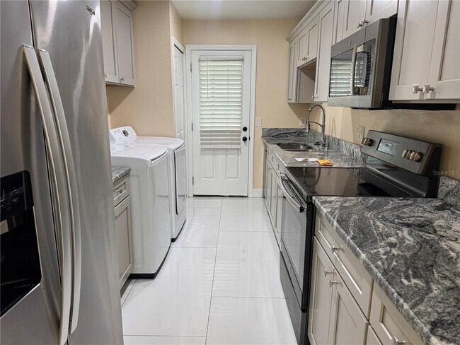 Foto del edificio - 725 Northlake Blvd