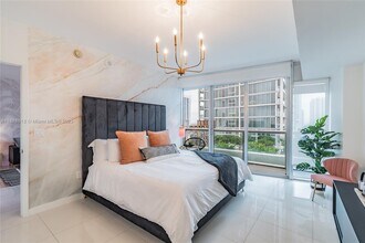 Building Photo - 485 Brickell Ave