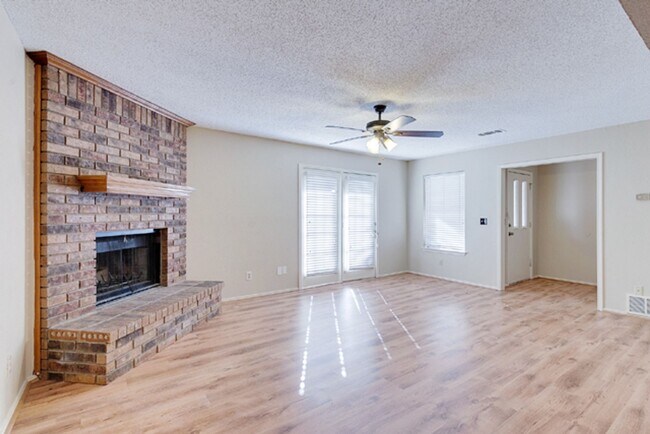 Foto del edificio - 528 Essex Pl