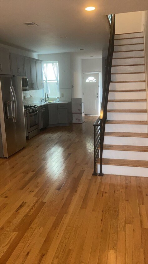 Living room - 635 N 35th St