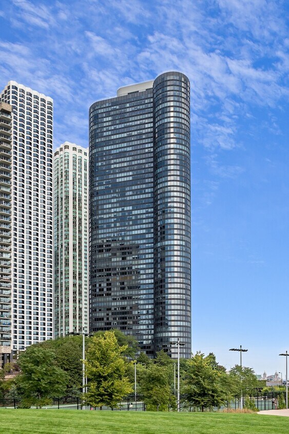 Foto principal - 155 N Harbor Dr