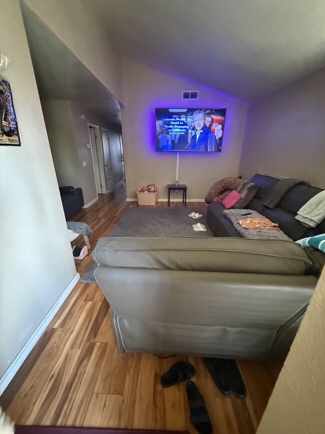 Photo - 7203 Winterwillow Ct (Sacramento, CA) House