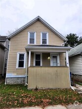 Building Photo - 67 Seager St