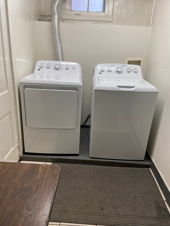 LAUNDRY - 1112 N Wahsatch Ave