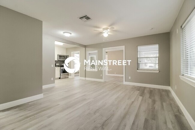 Building Photo - 3 Bedroom Pet-Friendly Home in DEBARY, FL ...